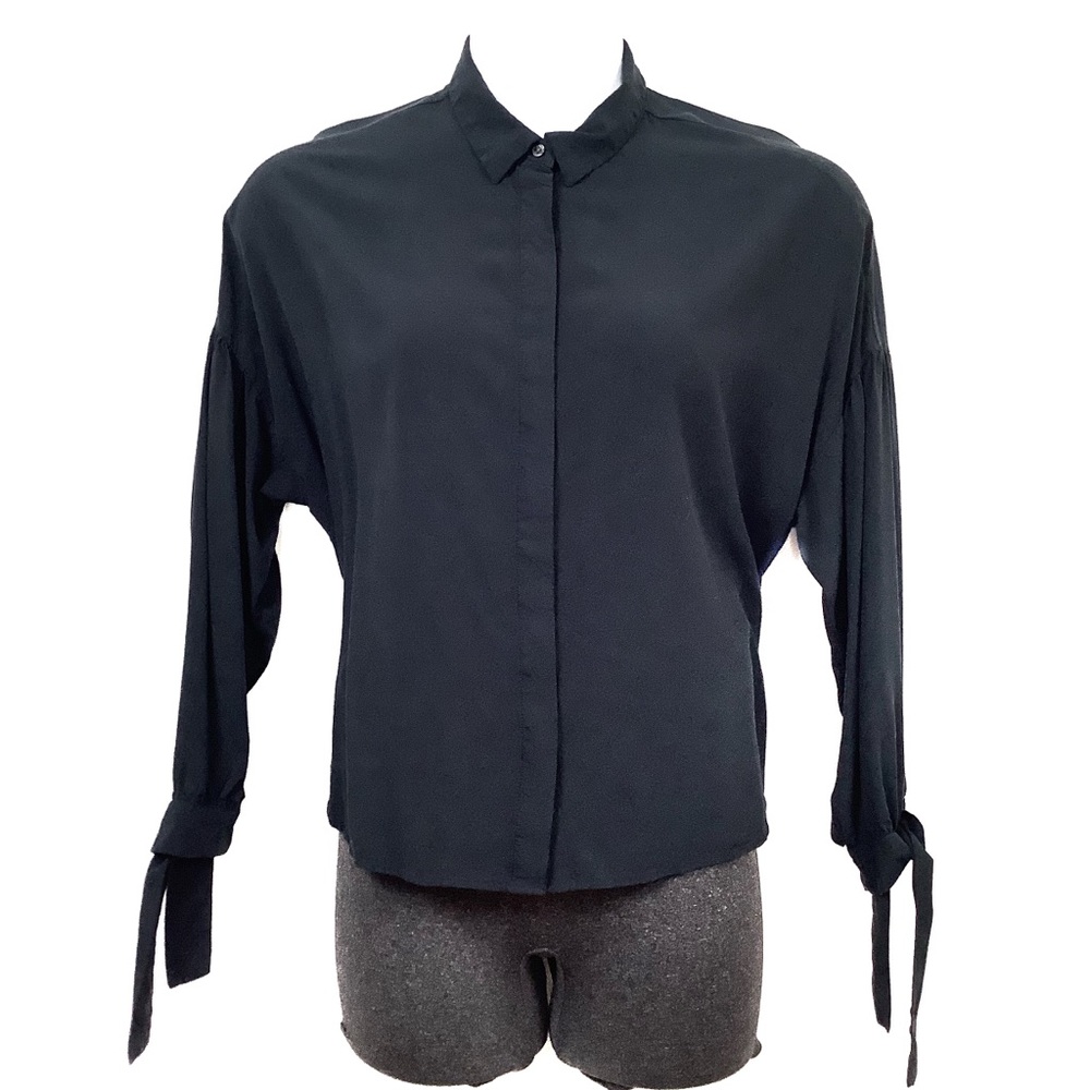 EUC Levi’s long sleeve top